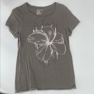American Eagle Outfitters Women's Gray Graphic Tee